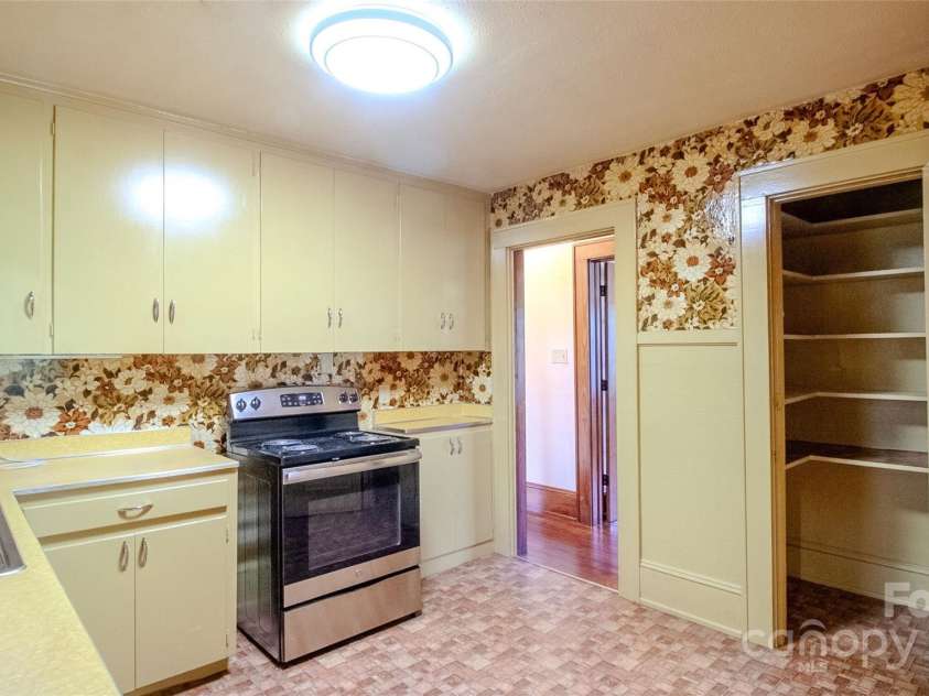 4680 Old Clyde Road, Clyde, NC 28721.  MLS# CAR4254659, YatesRealty ID 10782. 