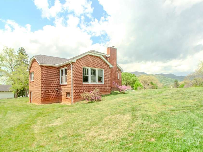 4680 Old Clyde Road, Clyde, NC 28721.  MLS# CAR4254659, YatesRealty ID 10782. 