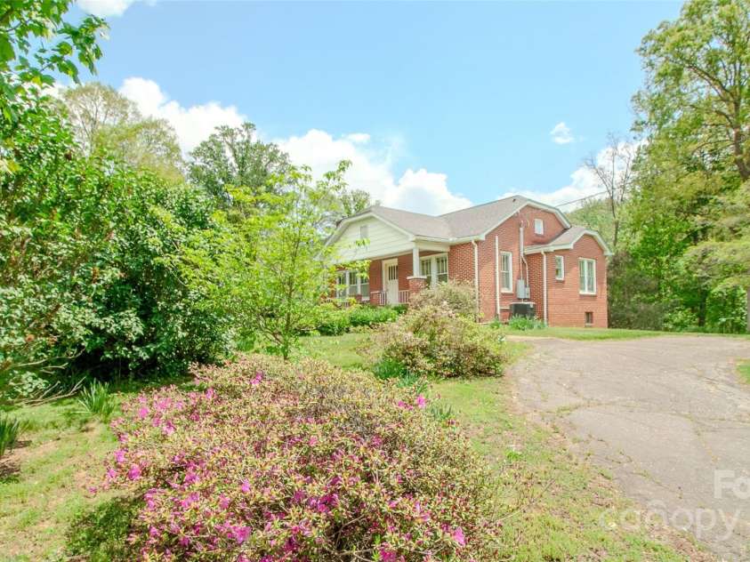 4680 Old Clyde Road, Clyde, NC 28721.  MLS# CAR4254659, YatesRealty ID 10782. 