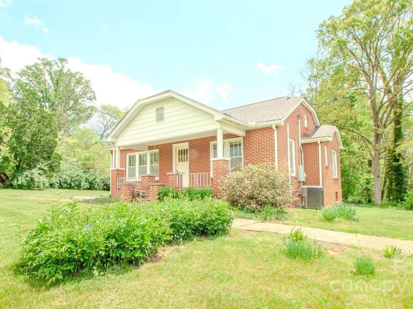 4680 Old Clyde Road, Clyde, NC 28721.  MLS# CAR4254659, YatesRealty ID 10782. 