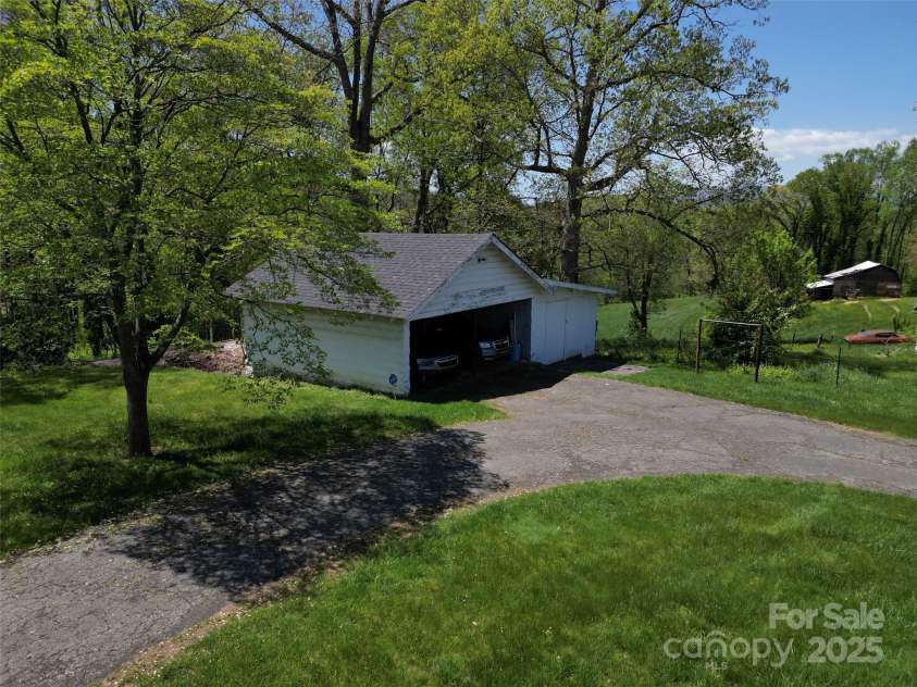 4680 Old Clyde Road, Clyde, NC 28721.  MLS# CAR4254659, YatesRealty ID 10782. 