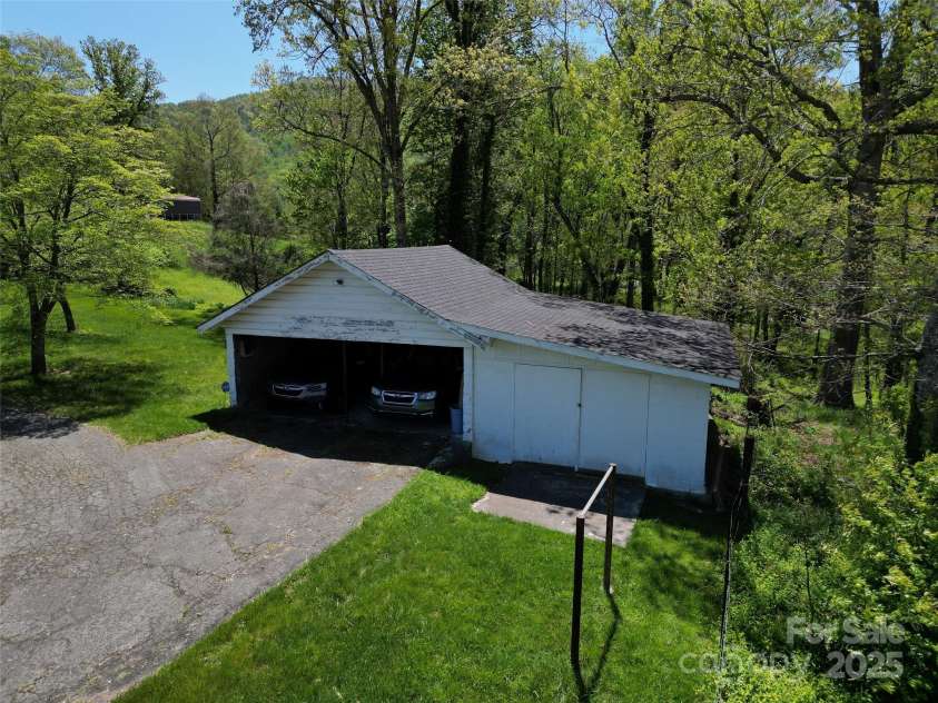 4680 Old Clyde Road, Clyde, NC 28721.  MLS# CAR4254659, YatesRealty ID 10782. 