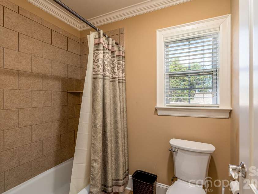 700 Waterford Glen Way, Rock Hill, SC 29730.  MLS# CAR4335540, YatesRealty ID 10782. Bath 2