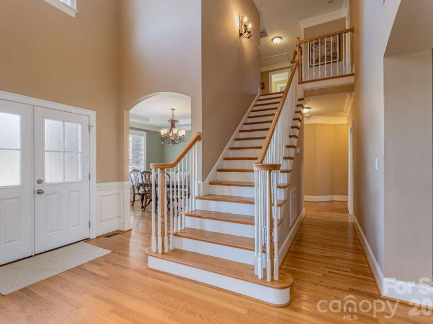700 Waterford Glen Way, Rock Hill, SC 29730.  MLS# CAR4335540, YatesRealty ID 10782. Stairway