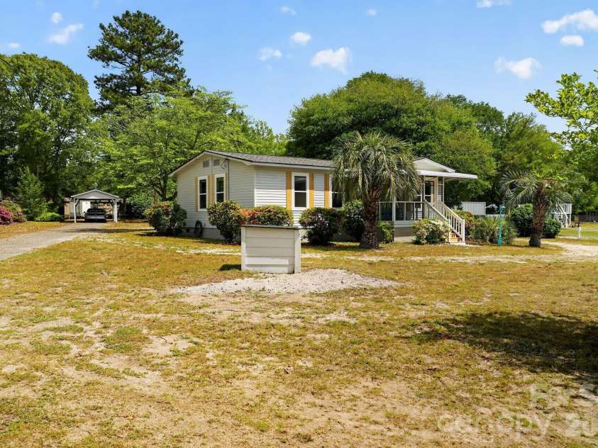 1724 Camp Shelor Drive, Manning, SC 29102.  MLS# CAR4368434, YatesRealty ID 10784. 