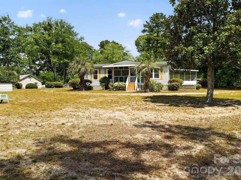 1724 Camp Shelor Drive, Manning, SC 29102.  MLS# CAR4368434, YatesRealty ID 10784. 