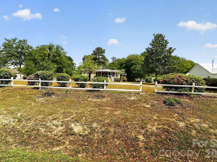 1724 Camp Shelor Drive, Manning, SC 29102.  MLS# CAR4368434, YatesRealty ID 10784. 
