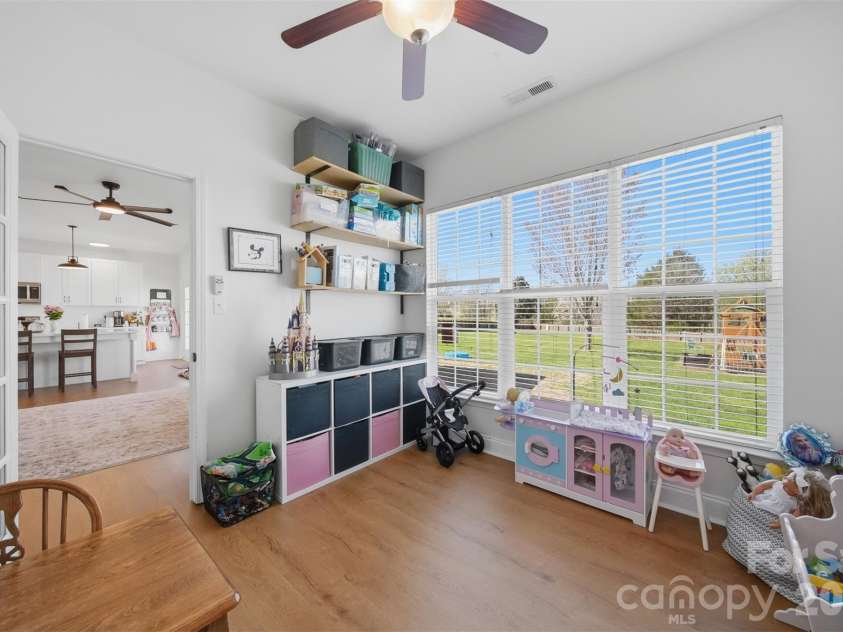 5050 Orchard Park Drive, Hickory, NC 28602.  MLS# CAR4355309, YatesRealty ID 10786. 