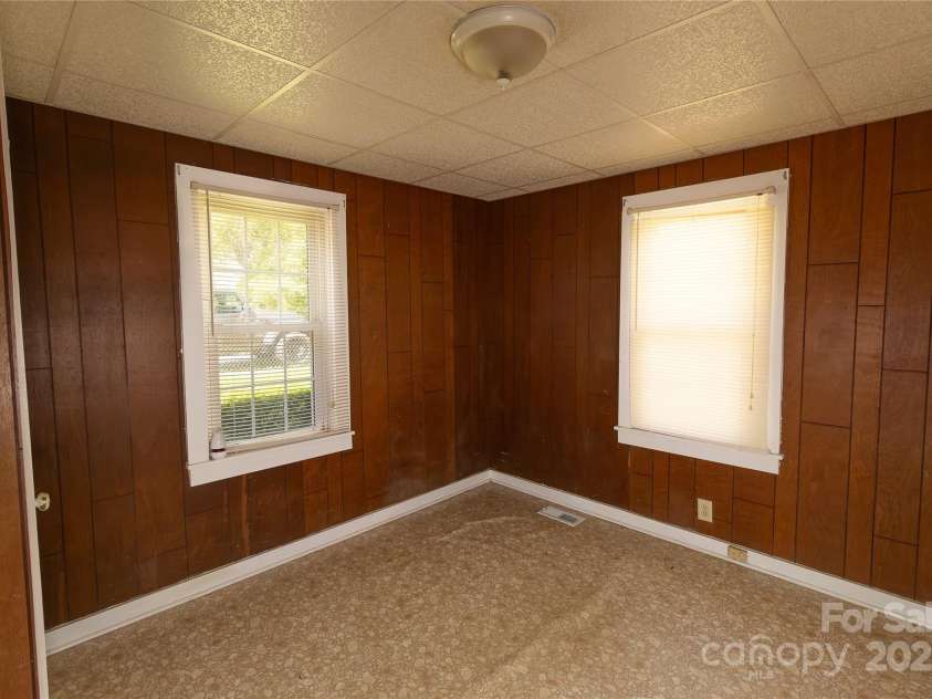 215 Short Street, Blacksburg, SC 29702.  MLS# CAR4255232, YatesRealty ID 10788. 