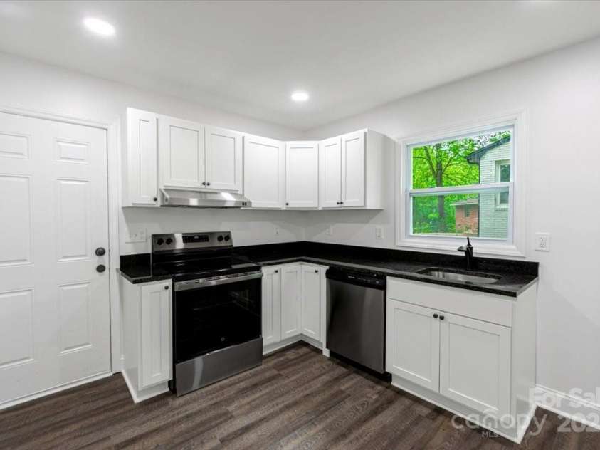 1750 Oak Valley Drive, Gastonia, NC 28054.  MLS# CAR4250575, YatesRealty ID 10789. 