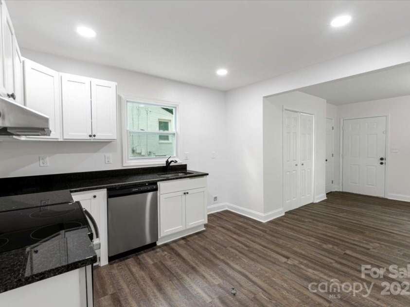 1750 Oak Valley Drive, Gastonia, NC 28054.  MLS# CAR4250575, YatesRealty ID 10789. 