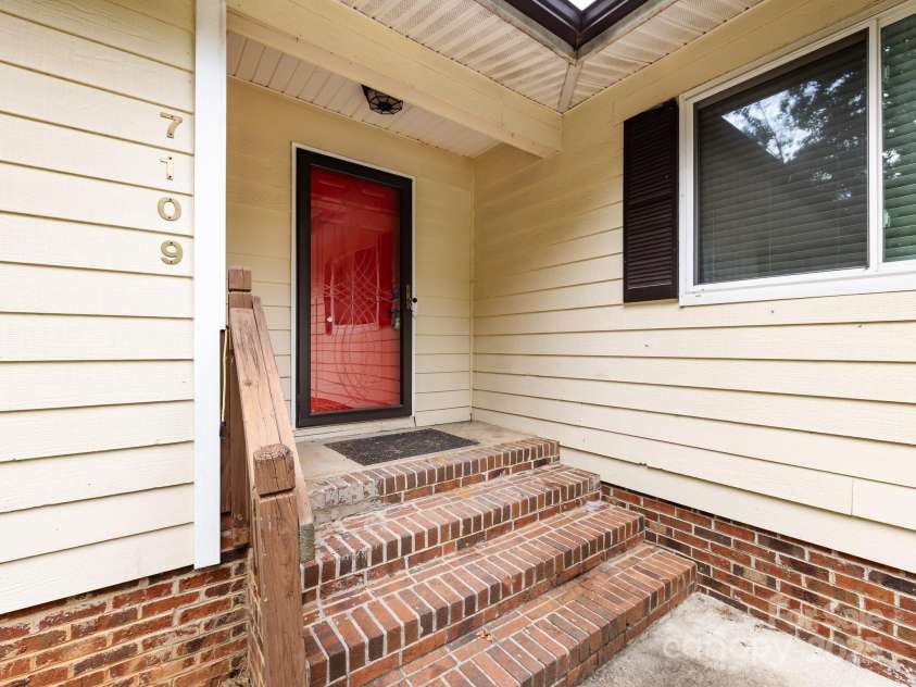 7109 Bisaner Street, Charlotte, NC 28269.  MLS# CAR4302995, YatesRealty ID 10789. 
