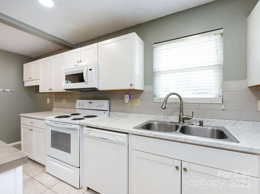 7109 Bisaner Street, Charlotte, NC 28269.  MLS# CAR4302995, YatesRealty ID 10789. 