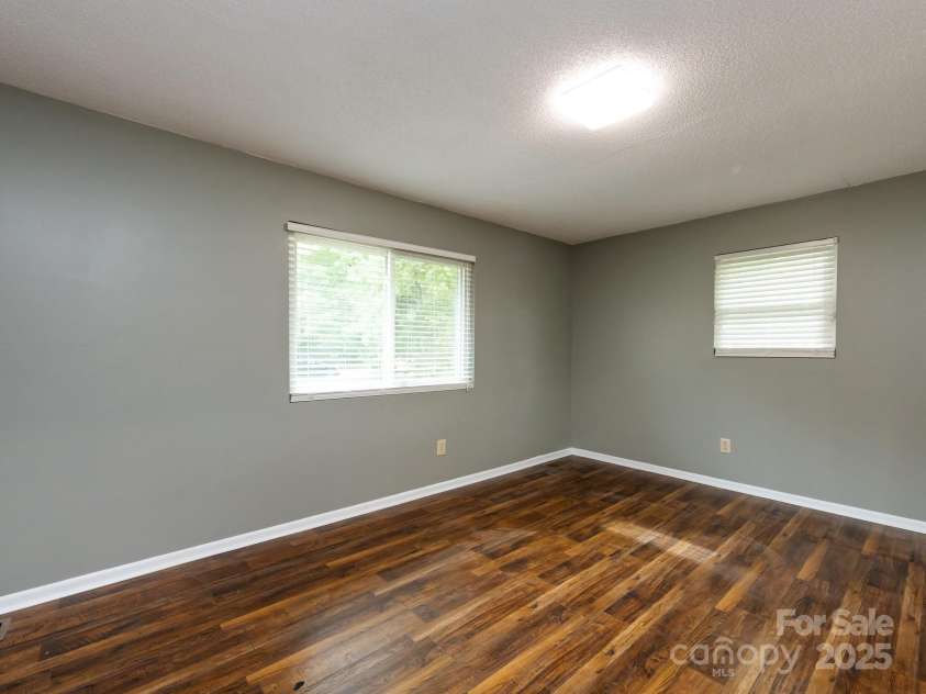 7109 Bisaner Street, Charlotte, NC 28269.  MLS# CAR4302995, YatesRealty ID 10789. Dining Area