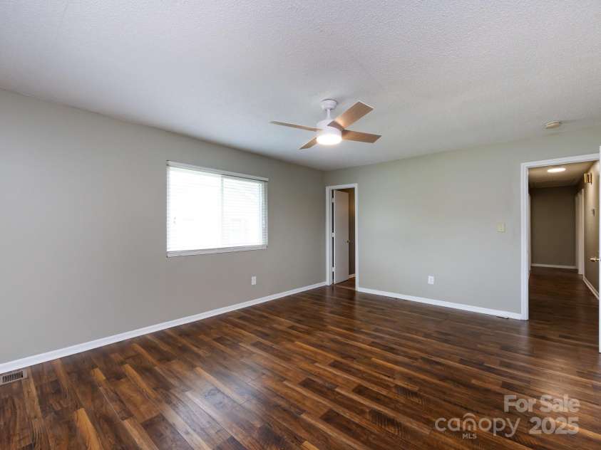 7109 Bisaner Street, Charlotte, NC 28269.  MLS# CAR4302995, YatesRealty ID 10789. Primary Bedroom