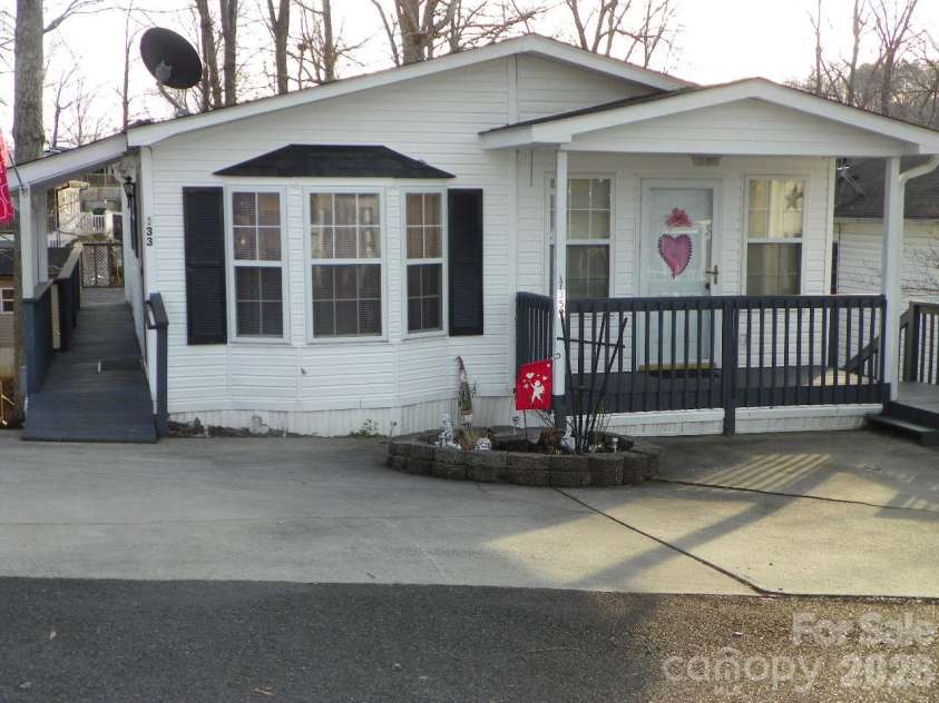 133 Pier Avenue, New London, NC 28127.  MLS# CAR4340089, YatesRealty ID 1079. 