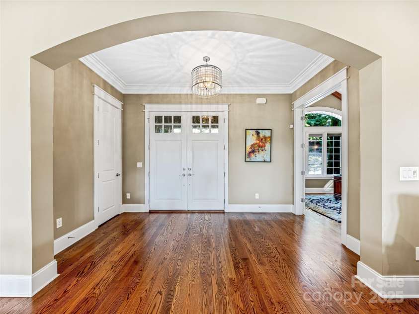 6 Yellow Wood Lane, Horse Shoe, NC 28742.  MLS# CAR4180879, YatesRealty ID 1079. Inviting Foyer with beautiful hardwood floors