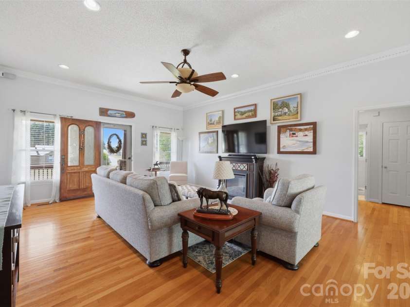 2676 Gold Rush Drive, Lincolnton, NC 28092.  MLS# CAR4366053, YatesRealty ID 10790. 