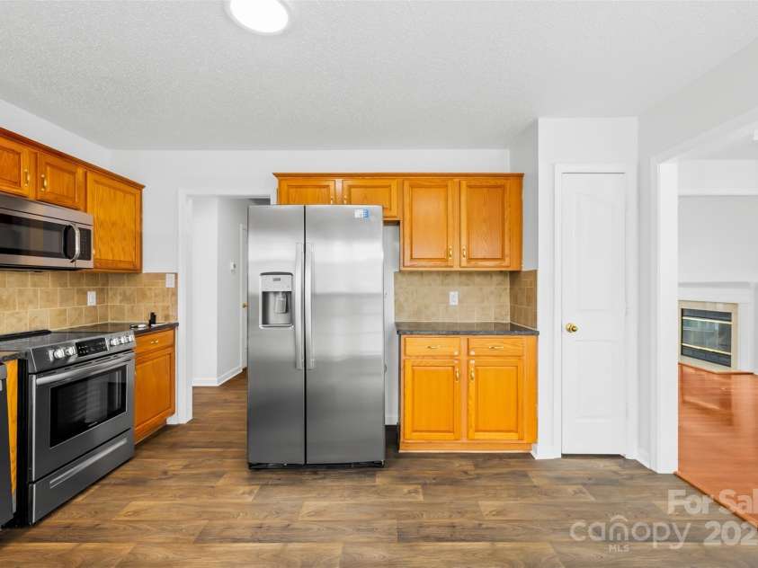 13705 Queenswater Lane, Charlotte, NC 28273.  MLS# CAR4233343, YatesRealty ID 10792. 