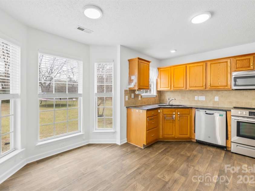 13705 Queenswater Lane, Charlotte, NC 28273.  MLS# CAR4233343, YatesRealty ID 10792. 