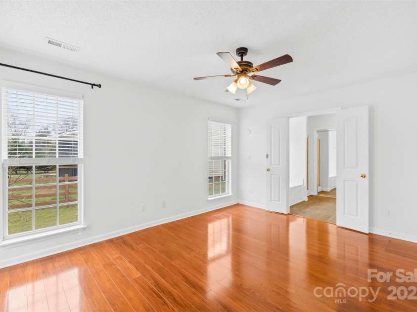 13705 Queenswater Lane, Charlotte, NC 28273.  MLS# CAR4233343, YatesRealty ID 10792. 