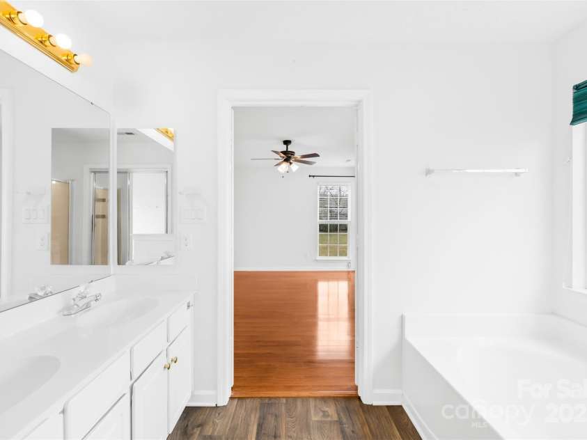 13705 Queenswater Lane, Charlotte, NC 28273.  MLS# CAR4233343, YatesRealty ID 10792. 
