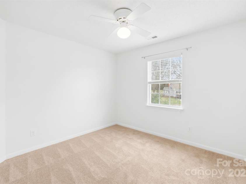 13705 Queenswater Lane, Charlotte, NC 28273.  MLS# CAR4233343, YatesRealty ID 10792. 