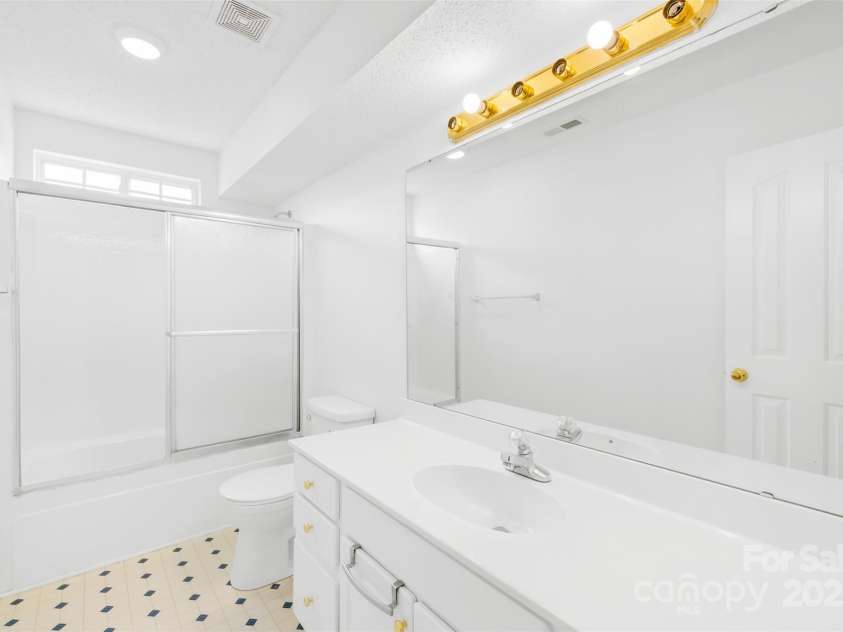 13705 Queenswater Lane, Charlotte, NC 28273.  MLS# CAR4233343, YatesRealty ID 10792. 