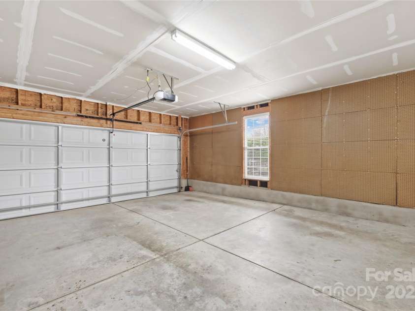 13705 Queenswater Lane, Charlotte, NC 28273.  MLS# CAR4233343, YatesRealty ID 10792. 