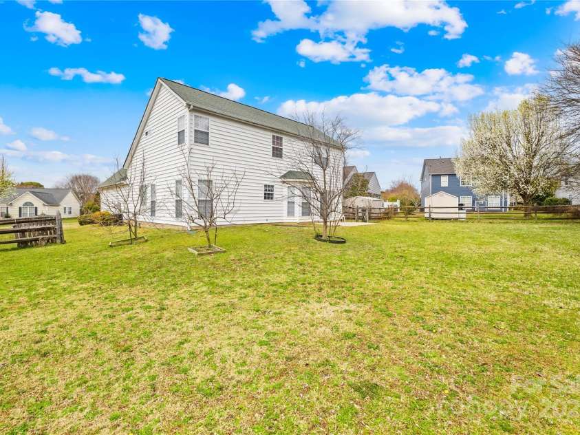 13705 Queenswater Lane, Charlotte, NC 28273.  MLS# CAR4233343, YatesRealty ID 10792. 