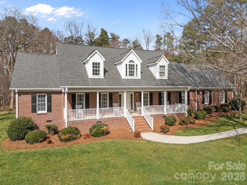 220 St Johns Drive, Salisbury, NC 28144.  MLS# CAR4352238, YatesRealty ID 10792. 