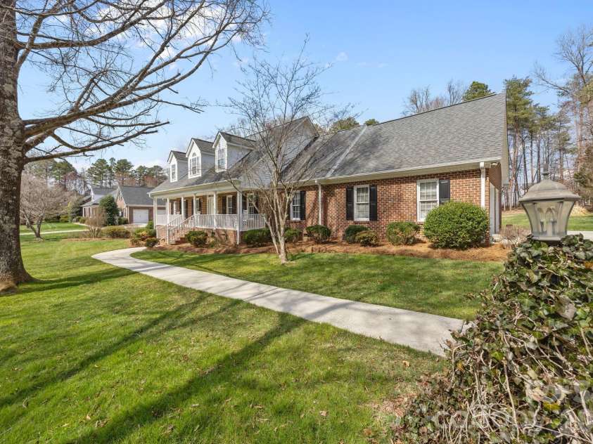 220 St Johns Drive, Salisbury, NC 28144.  MLS# CAR4352238, YatesRealty ID 10792. 