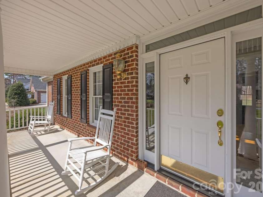 220 St Johns Drive, Salisbury, NC 28144.  MLS# CAR4352238, YatesRealty ID 10792. 
