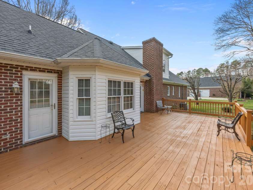 220 St Johns Drive, Salisbury, NC 28144.  MLS# CAR4352238, YatesRealty ID 10792. 
