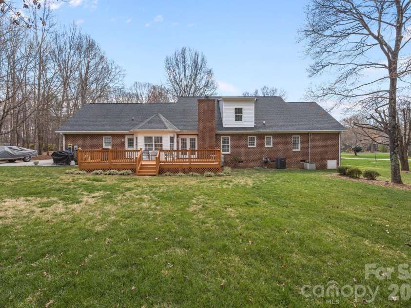 220 St Johns Drive, Salisbury, NC 28144.  MLS# CAR4352238, YatesRealty ID 10792. 