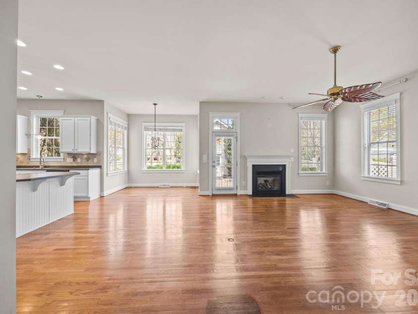 15632 Waterfront Drive, Huntersville, NC 28078.  MLS# CAR4364800, YatesRealty ID 10793. 