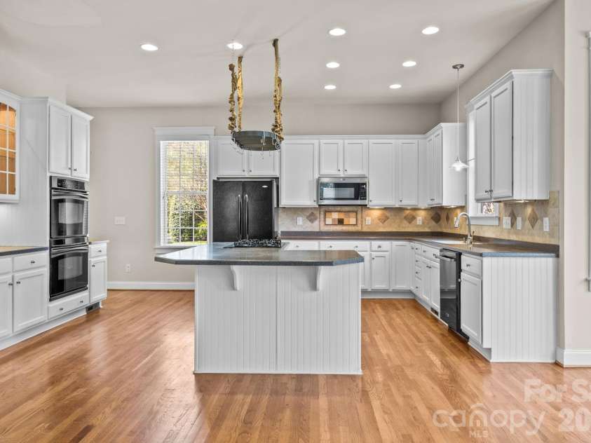 15632 Waterfront Drive, Huntersville, NC 28078.  MLS# CAR4364800, YatesRealty ID 10793. 