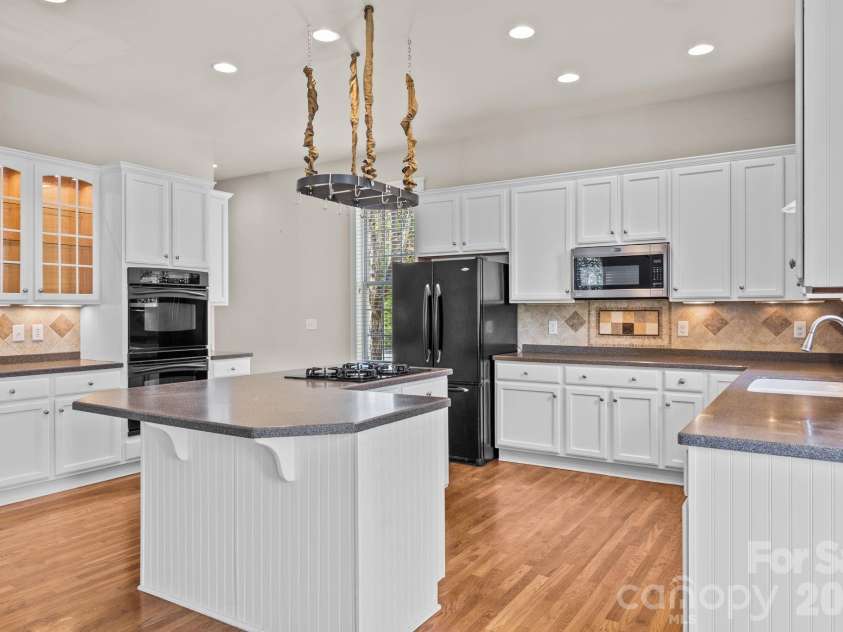 15632 Waterfront Drive, Huntersville, NC 28078.  MLS# CAR4364800, YatesRealty ID 10793. 