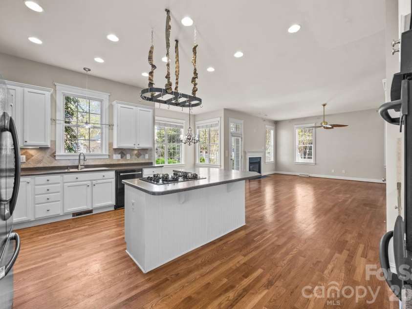 15632 Waterfront Drive, Huntersville, NC 28078.  MLS# CAR4364800, YatesRealty ID 10793. 
