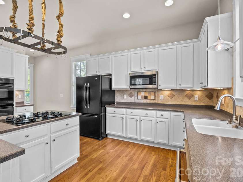 15632 Waterfront Drive, Huntersville, NC 28078.  MLS# CAR4364800, YatesRealty ID 10793. 