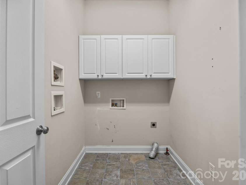 15632 Waterfront Drive, Huntersville, NC 28078.  MLS# CAR4364800, YatesRealty ID 10793. 
