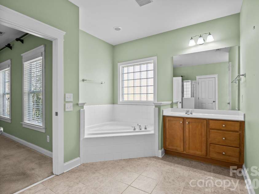 15632 Waterfront Drive, Huntersville, NC 28078.  MLS# CAR4364800, YatesRealty ID 10793. 