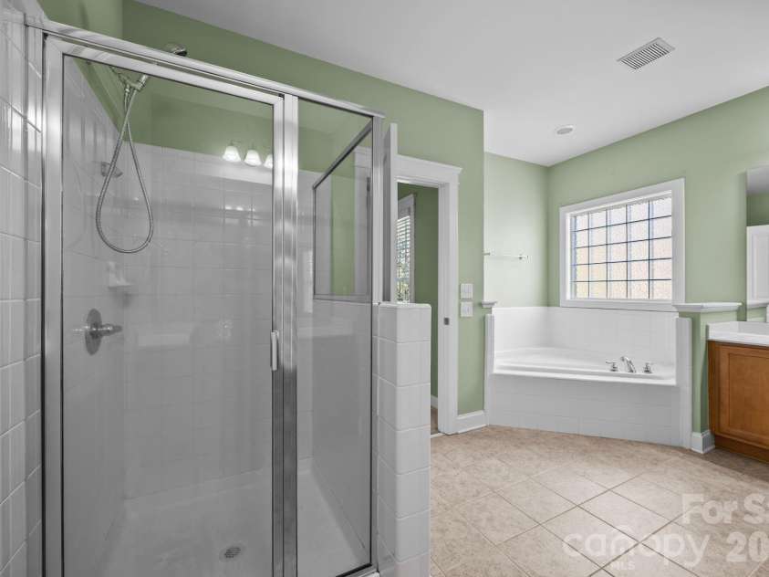 15632 Waterfront Drive, Huntersville, NC 28078.  MLS# CAR4364800, YatesRealty ID 10793. 