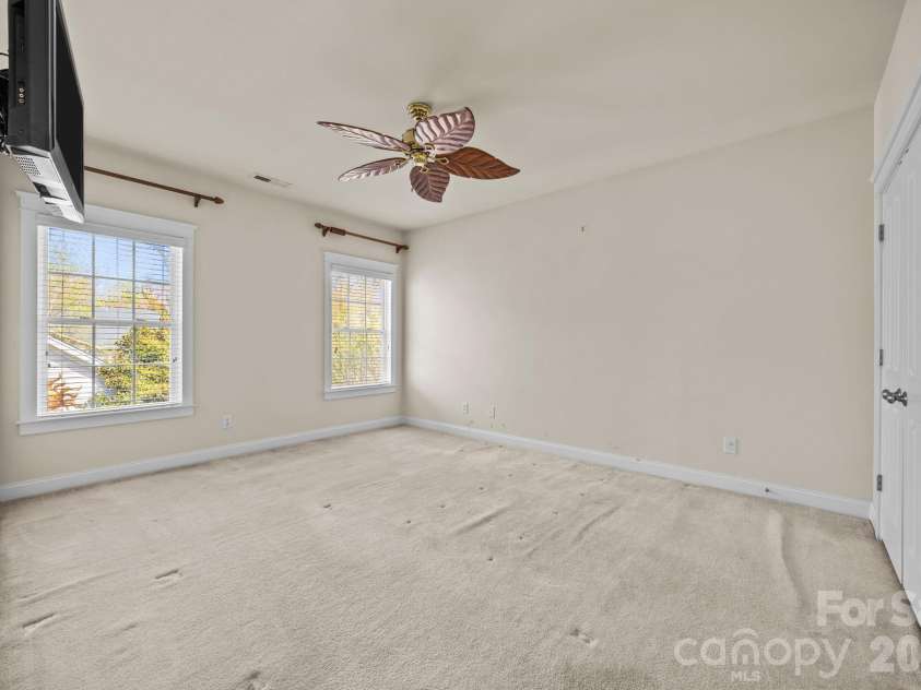 15632 Waterfront Drive, Huntersville, NC 28078.  MLS# CAR4364800, YatesRealty ID 10793. 