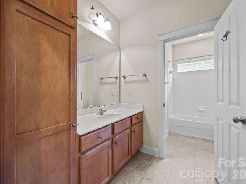 15632 Waterfront Drive, Huntersville, NC 28078.  MLS# CAR4364800, YatesRealty ID 10793. 