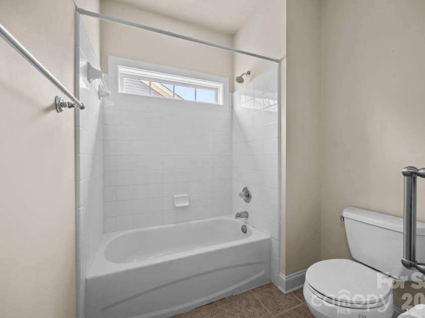 15632 Waterfront Drive, Huntersville, NC 28078.  MLS# CAR4364800, YatesRealty ID 10793. 