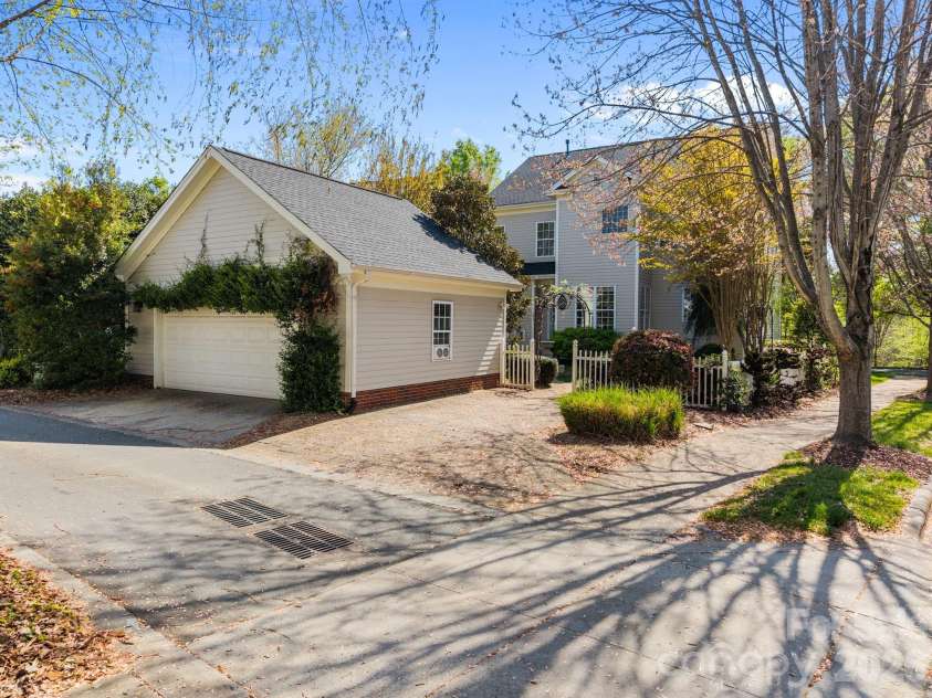 15632 Waterfront Drive, Huntersville, NC 28078.  MLS# CAR4364800, YatesRealty ID 10793. 