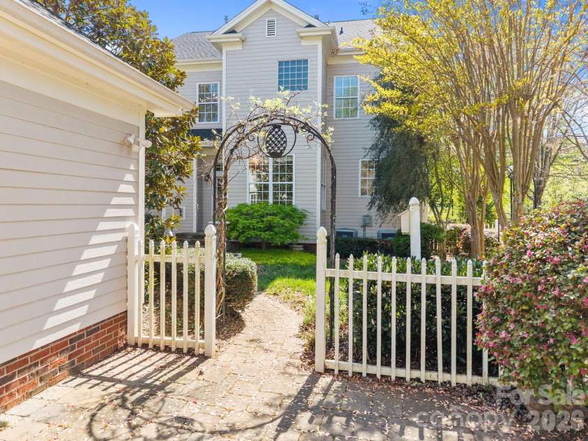 15632 Waterfront Drive, Huntersville, NC 28078.  MLS# CAR4364800, YatesRealty ID 10793. 