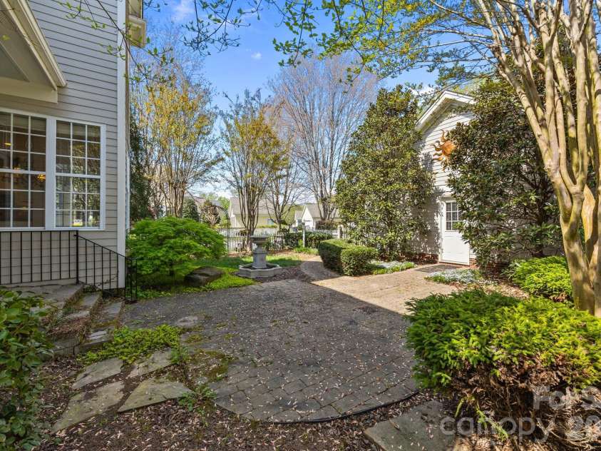 15632 Waterfront Drive, Huntersville, NC 28078.  MLS# CAR4364800, YatesRealty ID 10793. 