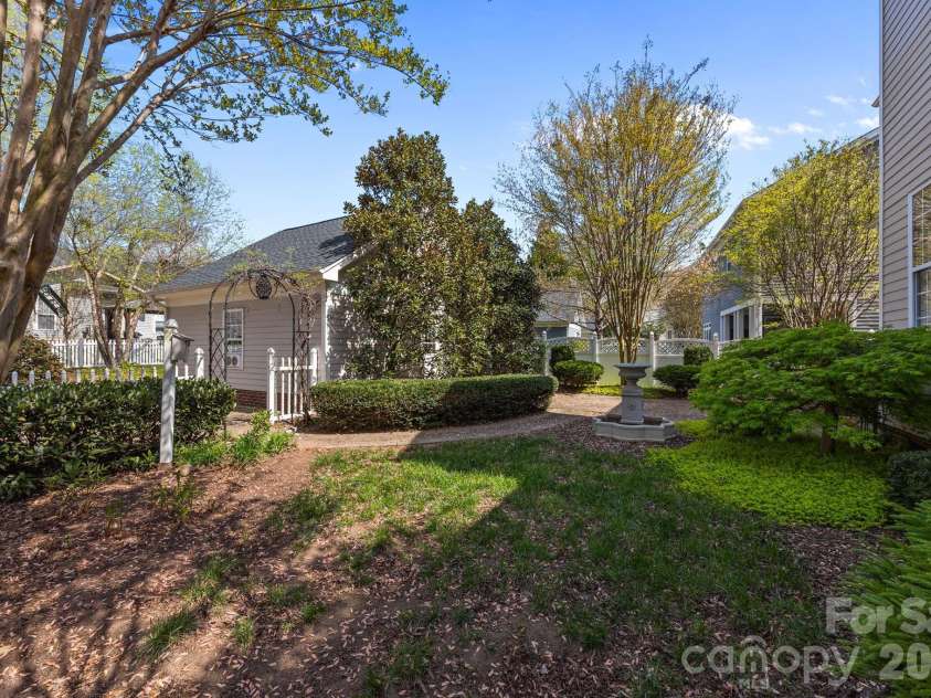 15632 Waterfront Drive, Huntersville, NC 28078.  MLS# CAR4364800, YatesRealty ID 10793. 